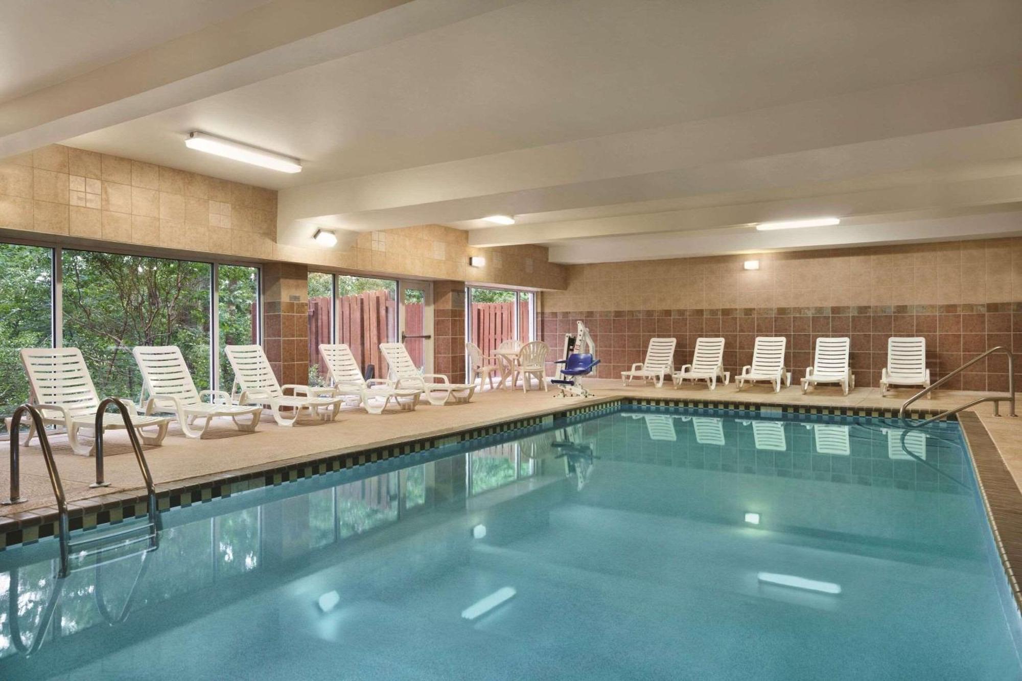 Hotel Country & By Radisson, Newnan, Ga 3*