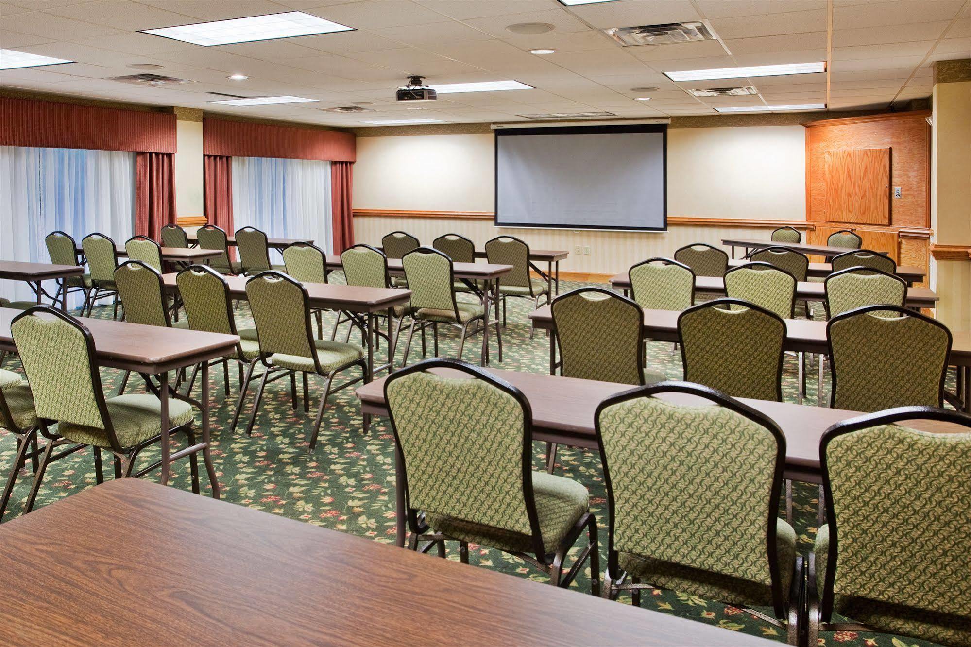 Country & By Radisson, Newnan, Ga Hotel 3*